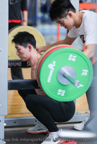 德甲球队法兰克福在欧战中的表现与挑战解读